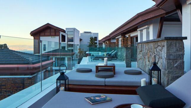 大理海納爾 · 云墅度假酒店陽臺(tái)