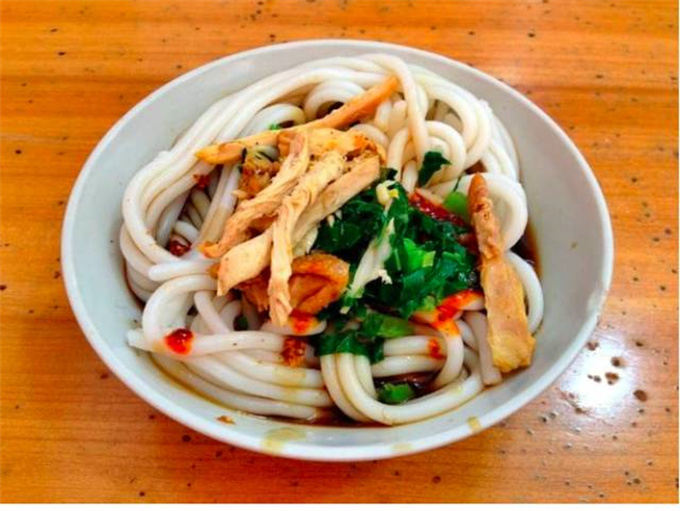 大理特色美食推薦：你確定不來(lái)一碗“再回首”涼雞米線？！