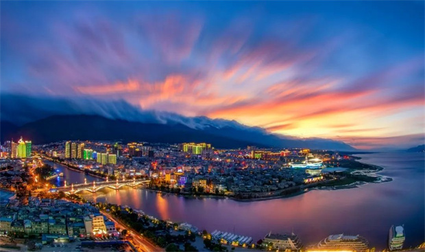 云南旅游,云南旅行社,云南團建公司,云南策劃公司,云南會議會展,云南活動執(zhí)行,大理旅游,大理旅行社,大理團建公司,大理策劃公司,大理會議會議會展,大理活動執(zhí)行：夜游大理，有多愜意？